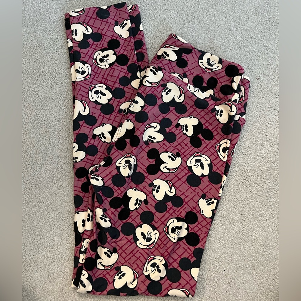 Brand New! Disney x LuLaRoe Leggings One Size
Mickey Mouse